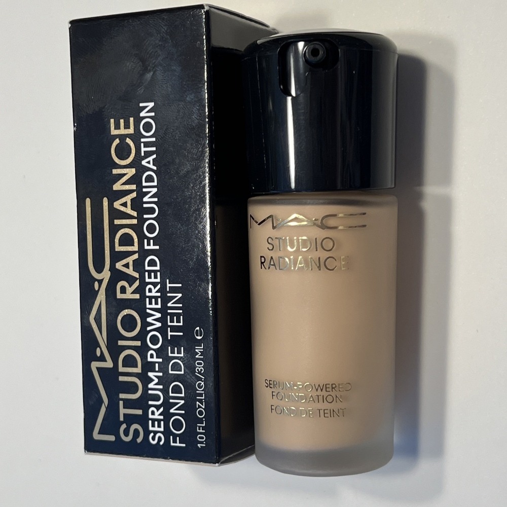 MAC Studio Radiance - Serum Powered Foundation - NC15